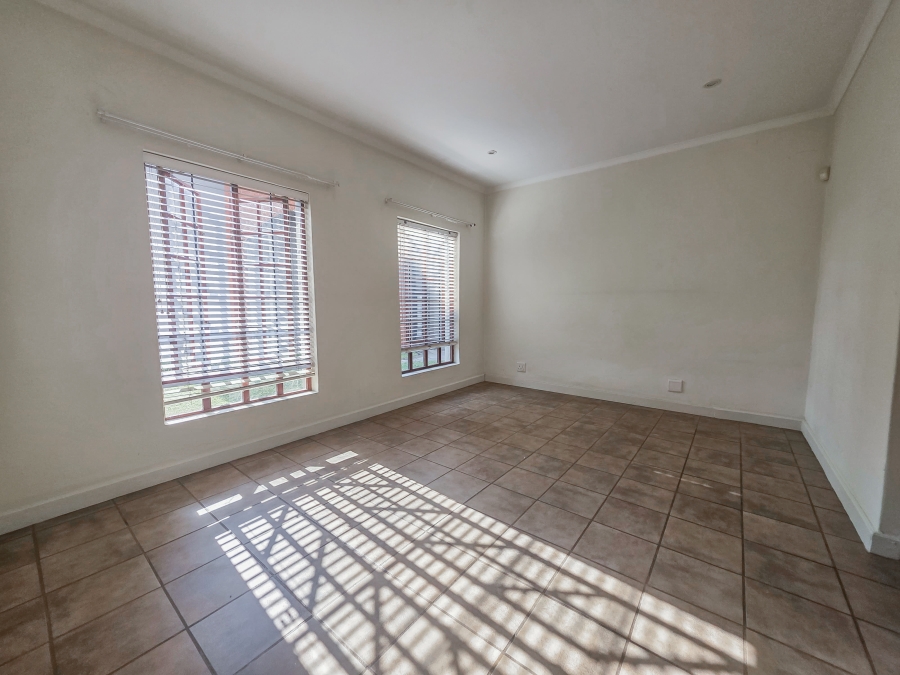 To Let 3 Bedroom Property for Rent in Meerhof North West